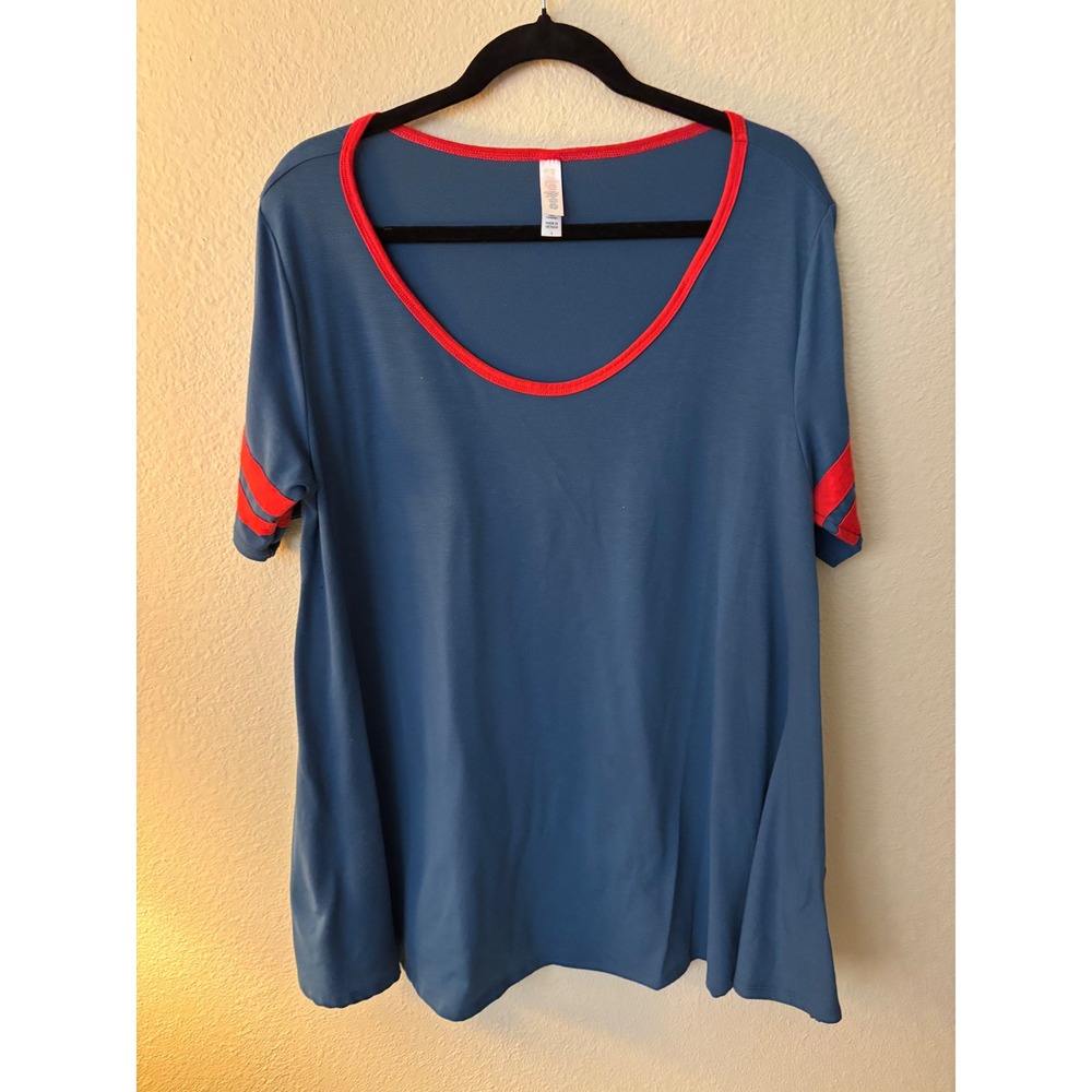LuLaRoe Perfect Tee Womens Large Blue Red Striped Short Sleeve Shirt
A1242